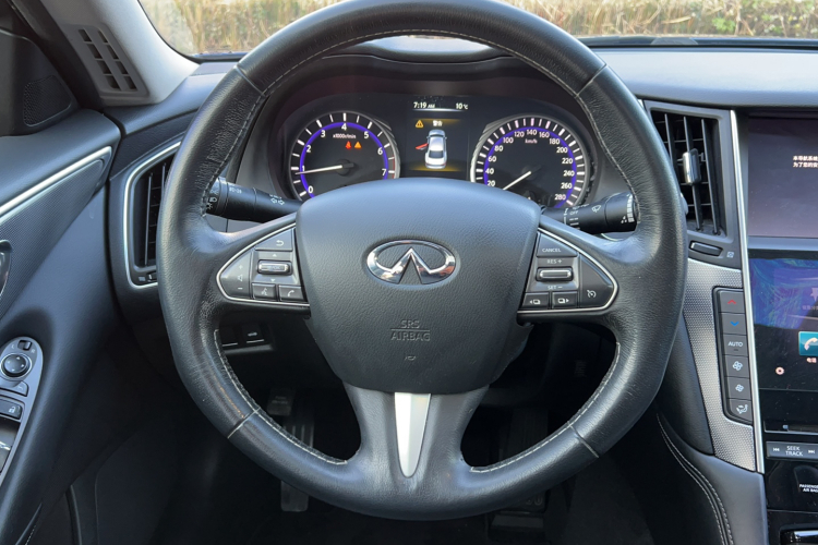 英菲尼迪Q50L 2016款 2.0T 悦享版局部细节13