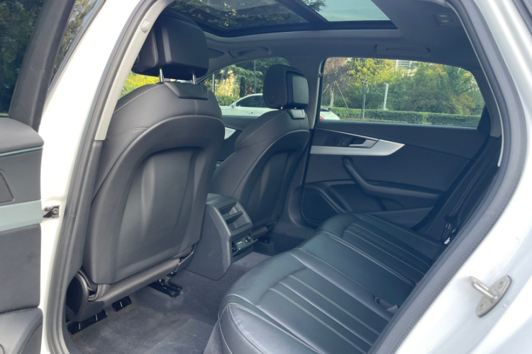 奥迪A4L 2020款 40 TFSI 时尚动感型中控内饰7004