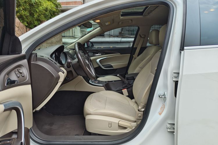 别克 君威 2015款 2.0L 领先时尚型局部细节19