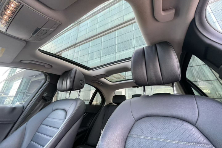 奔驰C级 2016款 C 200 L 运动型中控内饰7003