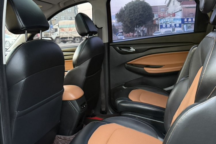 五菱汽车 五菱宏光S3 2018款 1.5L 手动豪华型 国V中控内饰7003