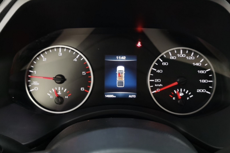 长城 炮 2021款 2.0T商用版手动柴油四驱精英型长箱GW4D20M中控内饰15