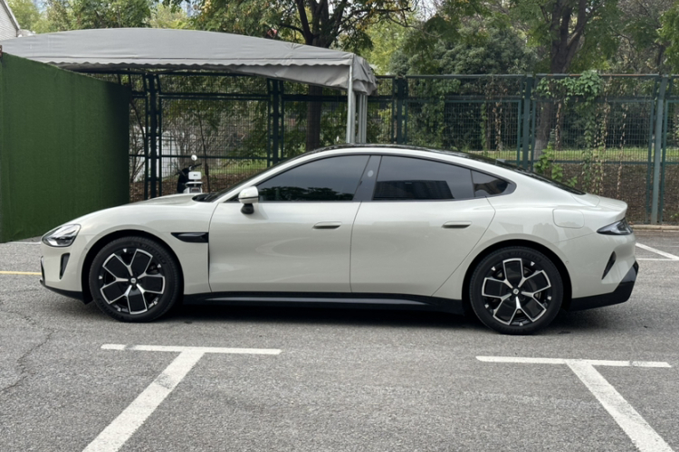 小米汽车 小米SU7 2024款 后驱长续航智驾版车身外观6005