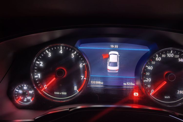 大众 辉昂 2018款 380TSI 两驱旗舰版中控内饰15