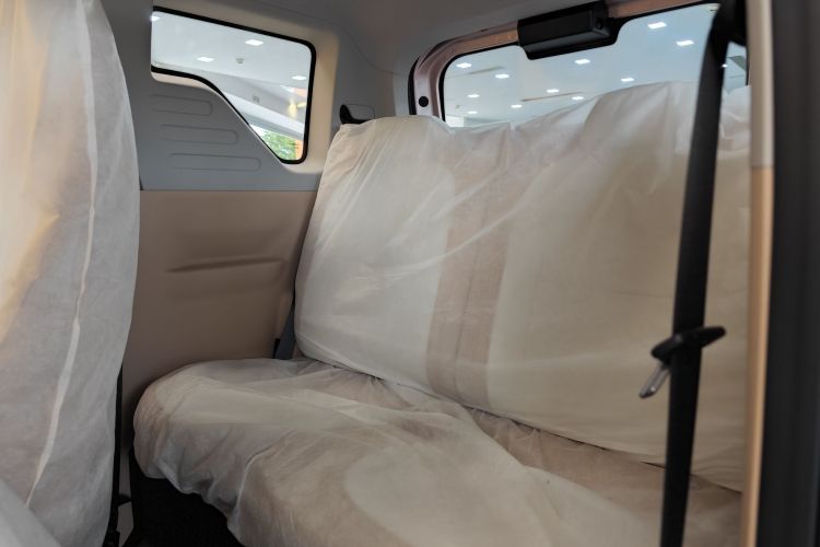 吉利银河 2024款 熊猫mini 200km 耐力熊中控内饰7006