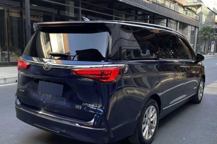 别克GL8 2020款 Avenir艾维亚 四座尊礼版车身外观6003