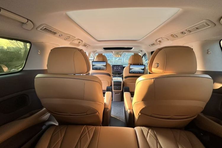 腾势D9 2022款 DM-i 970 四驱尊荣型中控内饰7004