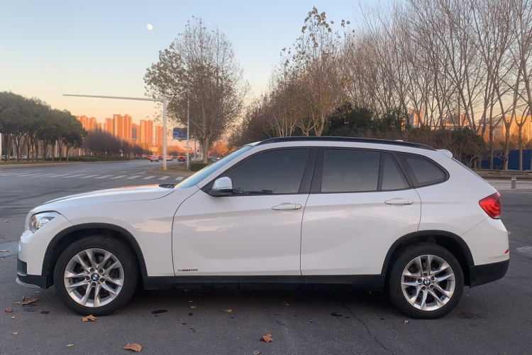 宝马X1 2014款 sDrive18i 领先型车身外观6003