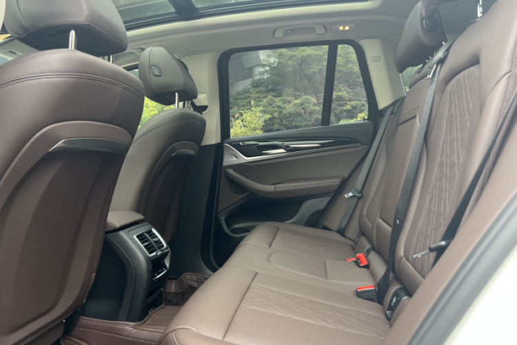 宝马iX3 2022款 改款 领先型局部细节9005