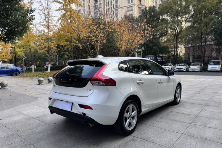 沃尔沃V40 2016款 T3 智逸版车身外观6007