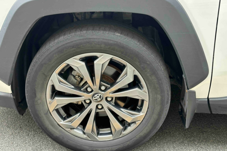 丰田 RAV4荣放 2023款 2.0L CVT四驱探险Plus版车身外观6001