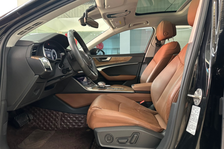 奥迪A6L 2019款 45 TFSI 臻选致雅型中控内饰7006