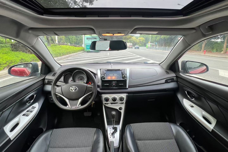 丰田 YARiS L 致炫 2015款 1.5G 自动炫动天窗特别版中控内饰7004