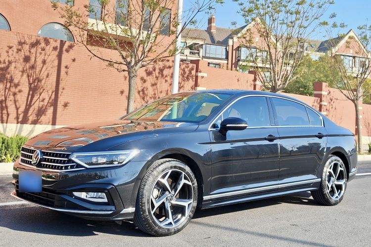 大众 迈腾 2023款 200万辆纪念版 330TSI DSG领先型车身外观1