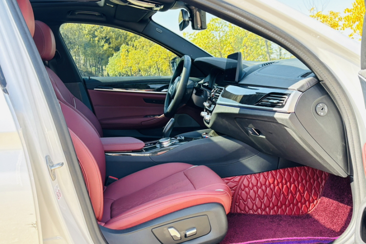 宝马5系 2021款 改款 525Li M运动套装中控内饰7007