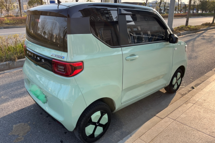 五菱汽车 宏光MINIEV 2022款 马卡龙臻享款 磷酸铁锂车身外观6002