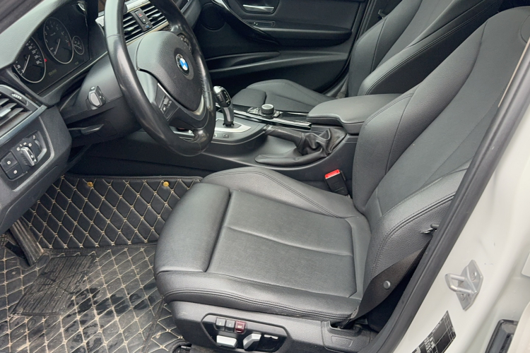 宝马3系 2018款 318Li局部细节19