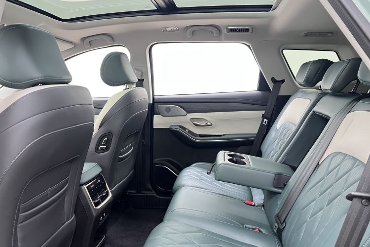 捷途山海L9 2024款 1.5TD 2DHT Pro 7座中控内饰7002