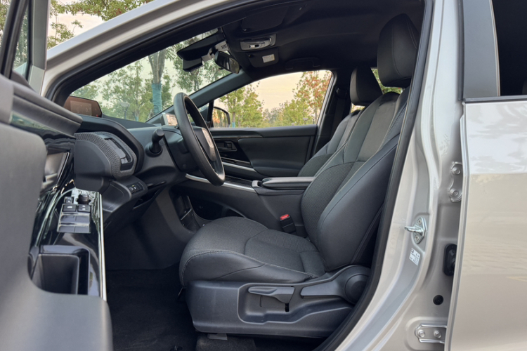 广汽丰田bZ4X 2022款 长续航Elite中控内饰7003