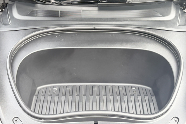 特斯拉 Model 3 2023款 长续航全轮驱动版中控内饰7005