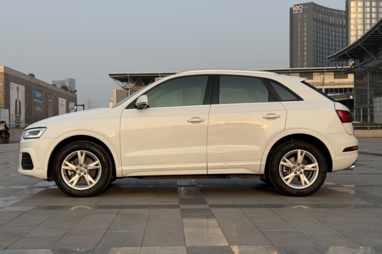 奥迪Q3 2017款 30 TFSI 时尚型车身外观6001