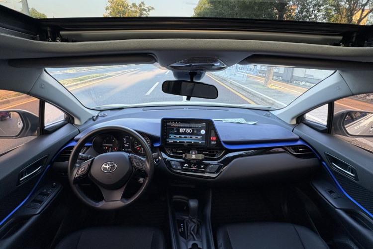 丰田C-HR 2022款 2.0L 舒适版中控内饰7001