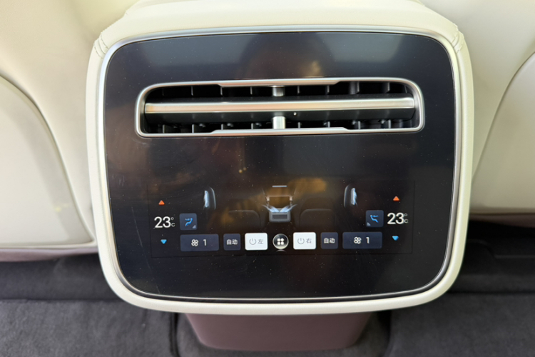 腾势Z9GT 2024款 1100四驱Max版局部细节9005