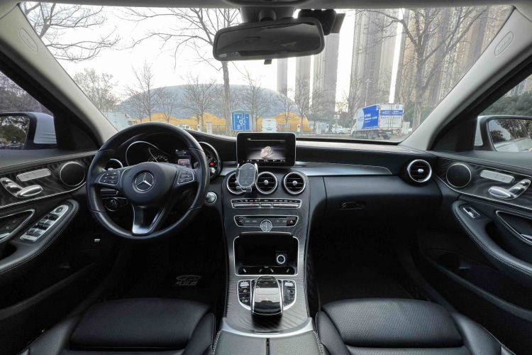 奔驰C级 2017款 改款 C 200 L 运动版中控内饰7001