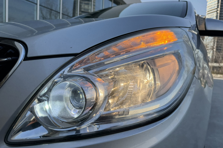 别克GL8 2017款 25S 舒适型 国V局部细节36