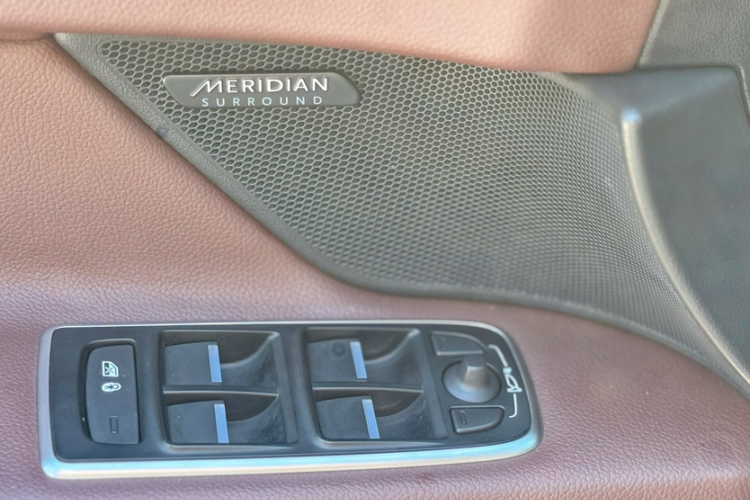 捷豹XFL 2018款 XFL 2.0T 250PS 豪华版中控内饰7003