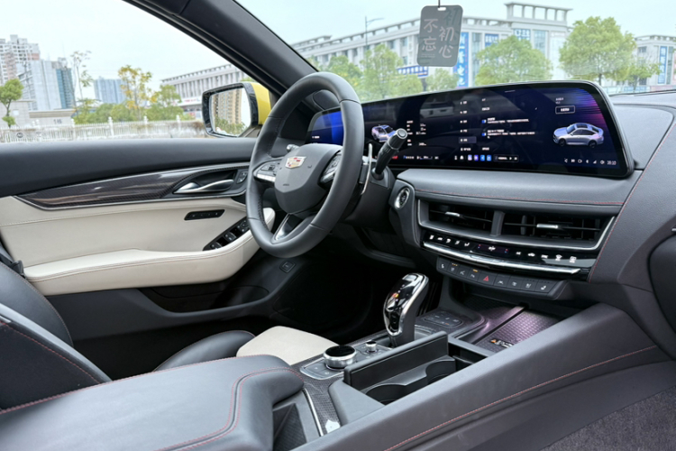 凯迪拉克CT5 2024款 28T 铂金型中控内饰7014