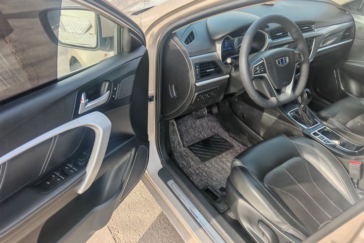 吉利汽车 帝豪 2017款 三厢百万款 1.5L CVT向上版中控内饰7002