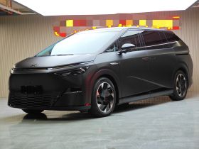 小鹏X9 2024款 702超长续航Max