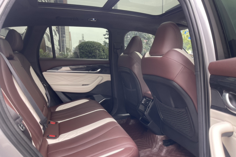 吉利汽车 星越L 2021款 2.0TD DCT EVO两驱智尊型中控内饰7008