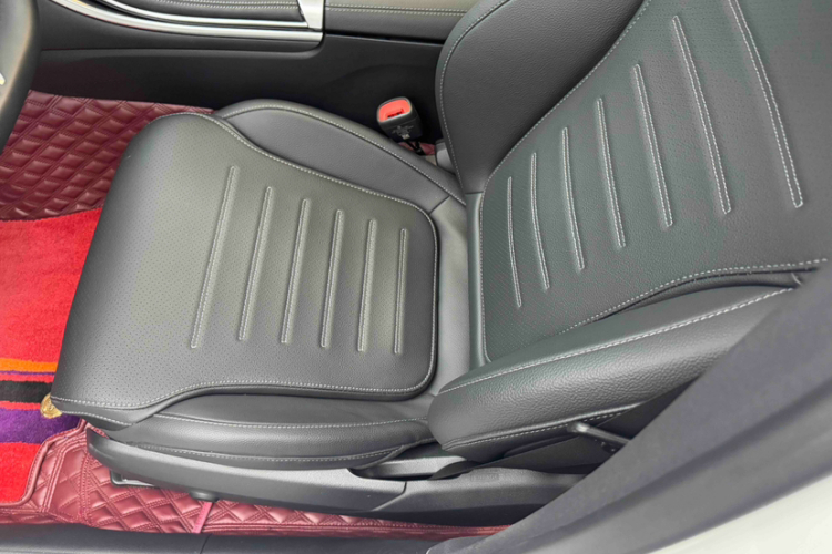 奔驰C级 2023款 改款二 C 260 L 运动版中控内饰7004