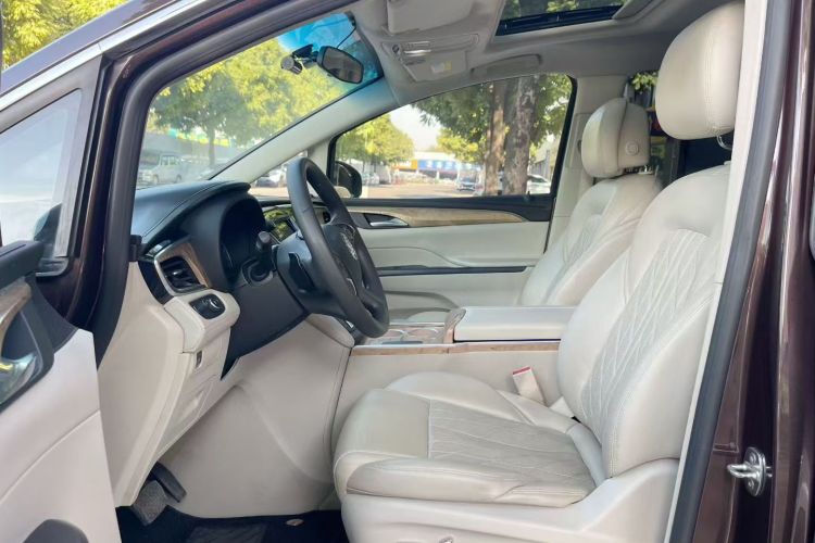 别克GL8 2017款 ES 28T 舒适型 国V中控内饰7005