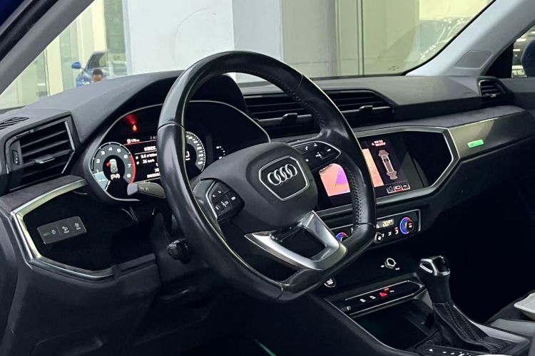 奥迪Q3 2019款 40 TFSI 时尚动感型中控内饰7002