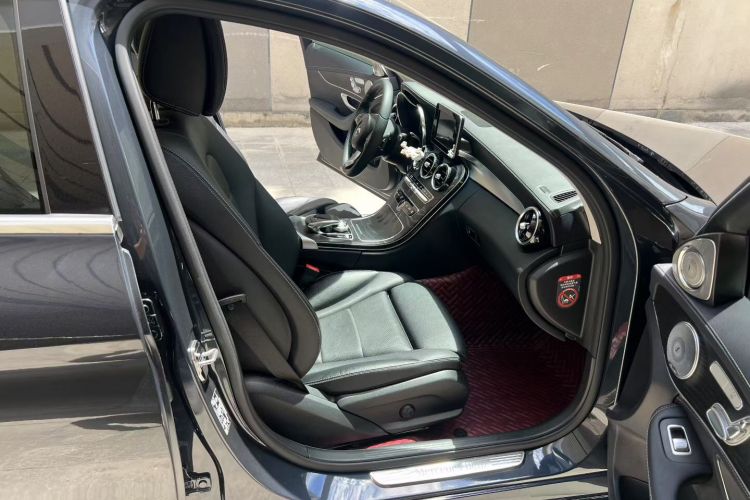 奔驰C级 2017款 C 200 L 运动版中控内饰7004