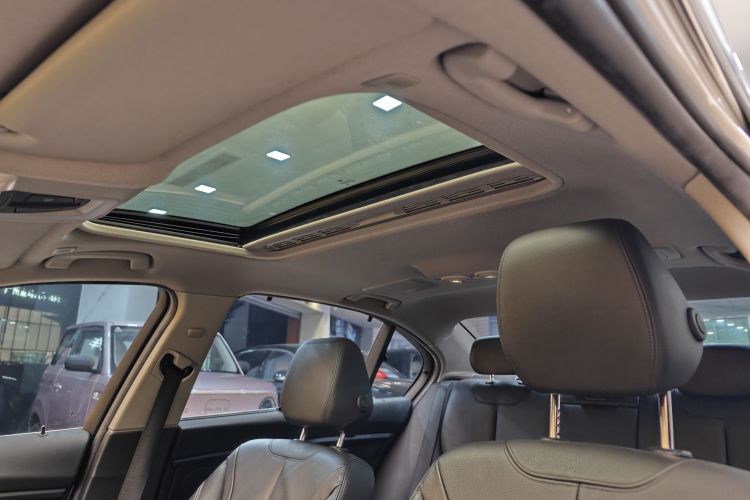 宝马3系 2015款 320Li 超悦版豪华设计套装中控内饰7001