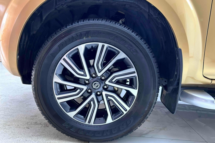 日产 途达 2020款 2.5L XV 4WD 自动四驱旗舰版局部细节9003