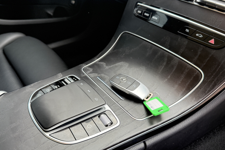 奔驰C级 2021款 C 260 L 运动版中控内饰7007