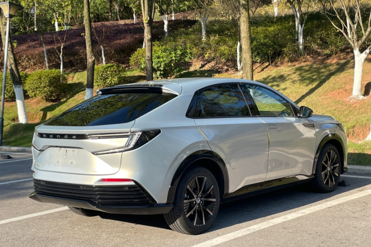 本田 e:NP2 极湃2 2024款 进阶版车身外观6004