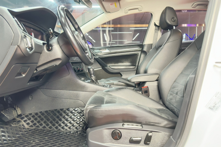 大众 高尔夫 2020款 280TSI DSG豪华型中控内饰7006