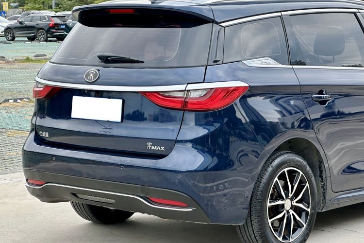 比亚迪 宋MAX 2017款 1.5T 自动智联精英型 7座车身外观6008