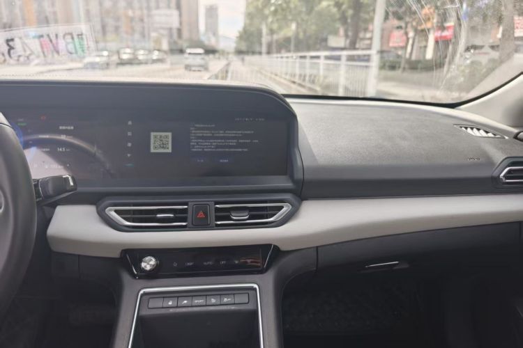 东风风神E70 2021款 改款二 500 超悦版中控内饰7006