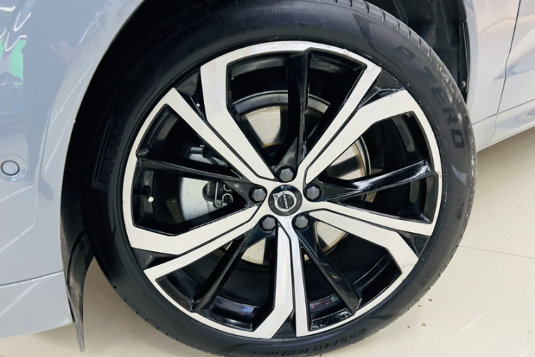 沃尔沃XC60新能源 2022款 T8 插电混动 四驱智远运动版车身外观6008