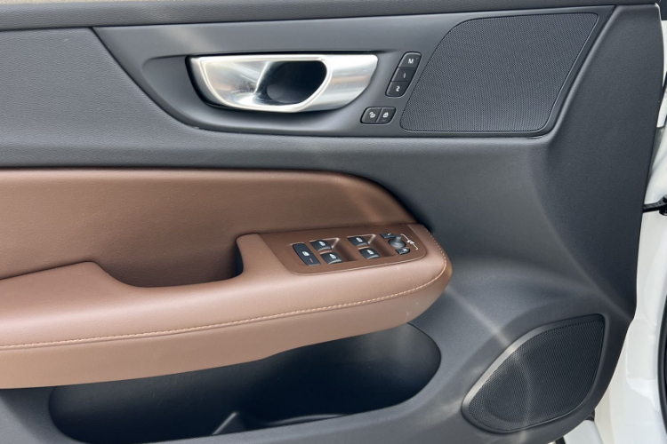 沃尔沃S60 2024款 B4 智逸豪华版中控内饰7005