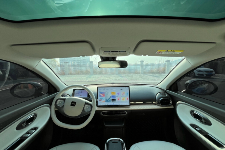 江淮钇为 钇为3 2023款 505km Pro中控内饰7002