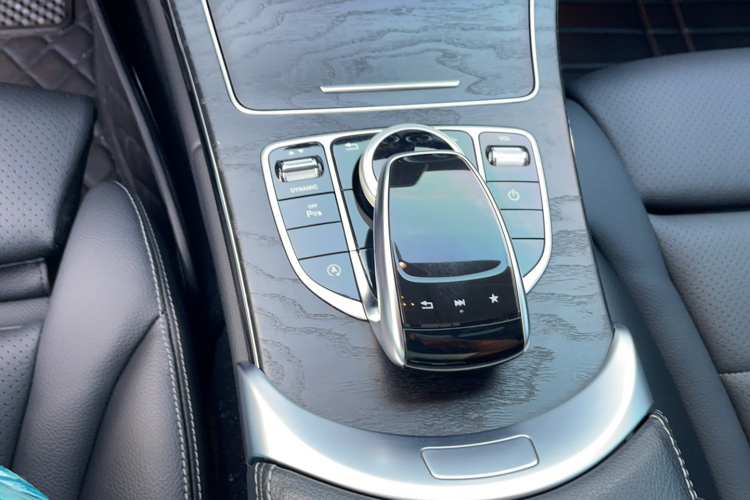 奔驰C级 2018款 C 180 L 时尚型运动版局部细节9008