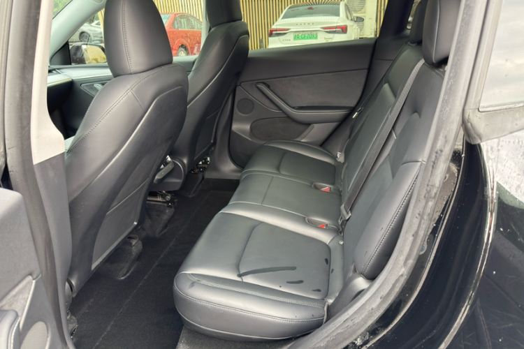 特斯拉 Model Y 2023款 后轮驱动版中控内饰7003